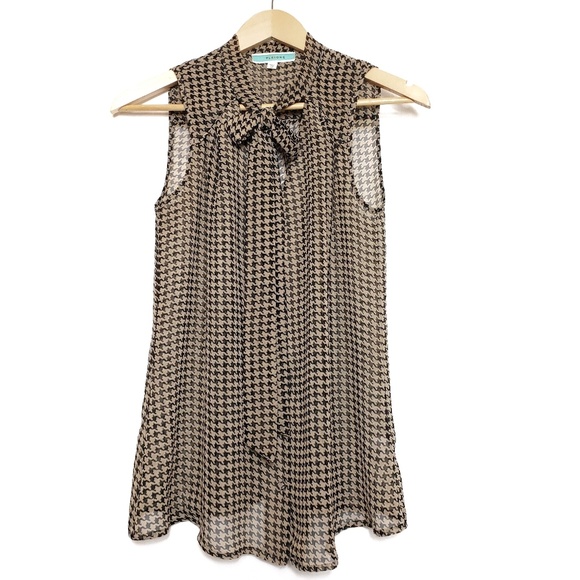 Pleione Tops - Pleione houndstooth sleeveless blouse
